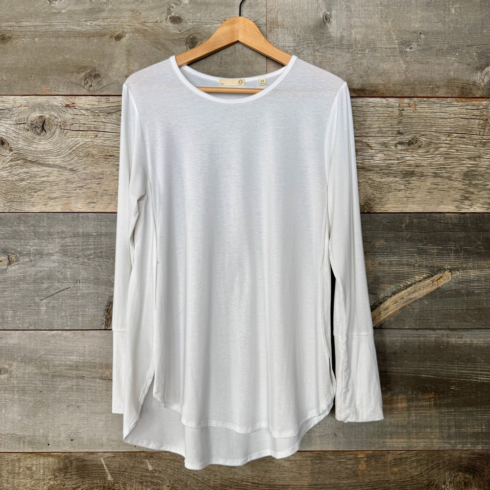 Tasc Performance Womens Jenny Tee M White Stretch‎ Side Slit Workout Athletic